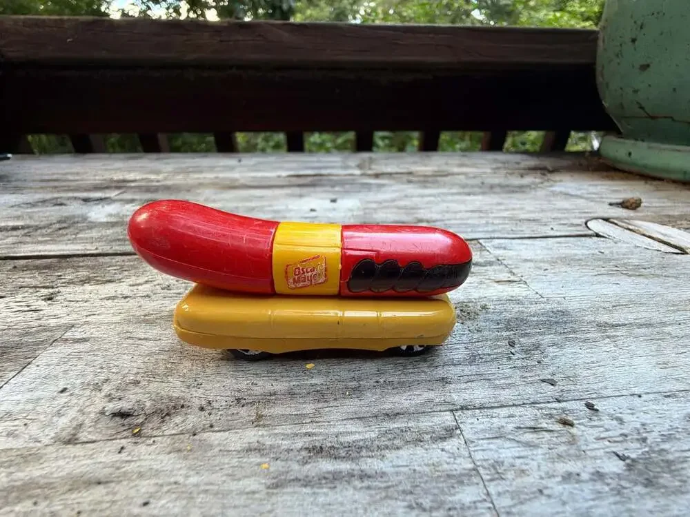 1993 Hot Wheels Oscar Mayer Wienermobile Die-Cast Toy Car
